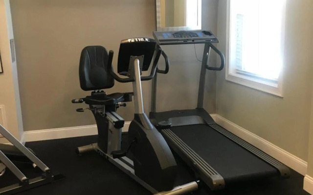 Crescent Suites Hotel