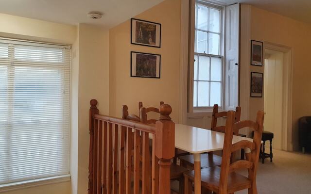 Impeccable 1-bed Apartment in Ilfracombe