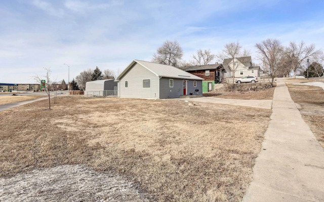 Pierre Vacation Rental w/ Grill & Fenced Yard