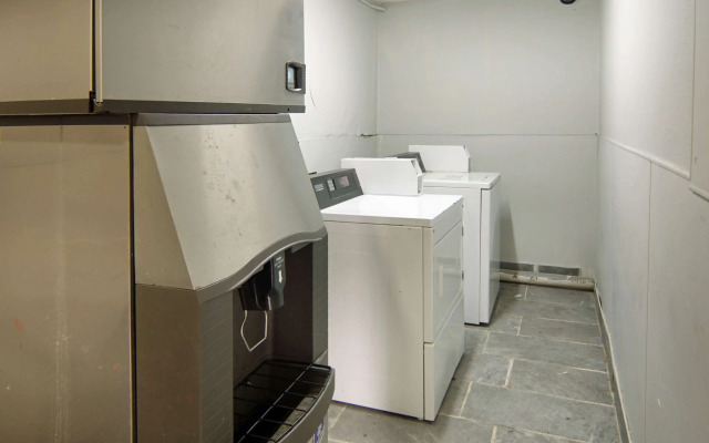 Motel 6 Red Oak, TX - Dallas