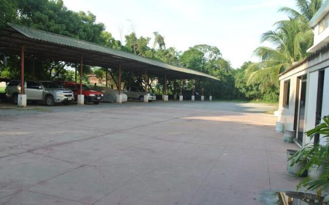 Chaopraya Garden Hotel