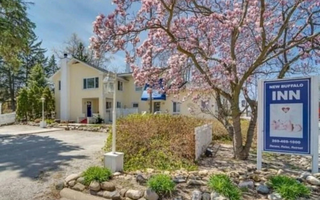 New Buffalo Inn & Spa