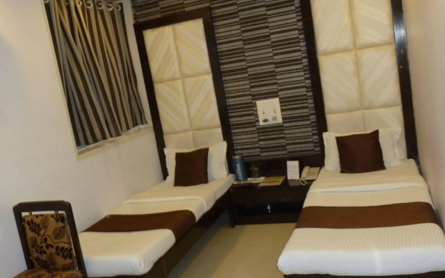Hotel Satellite
