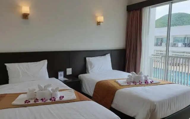 Swan Lake Hotel Sattahip