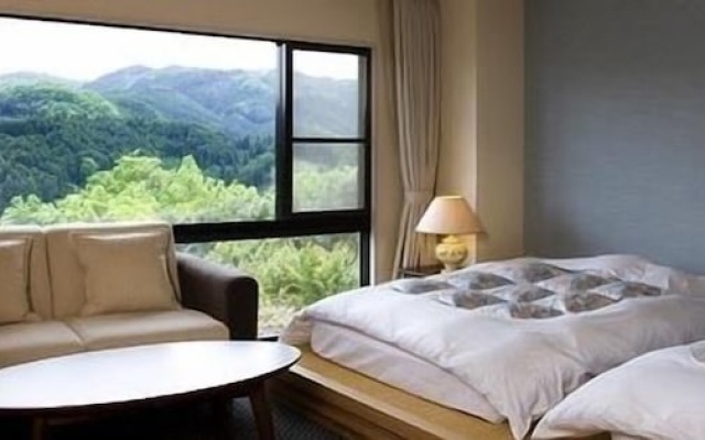 Shorenji Lake Hotel – Guest Rooms – Nabari
