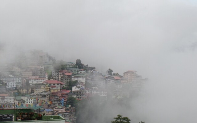 The Lindsay Cheu Den