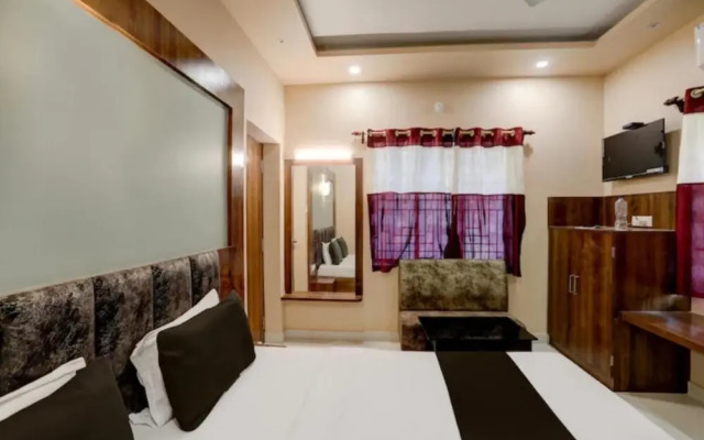 Goroomgo Ruby House Puri