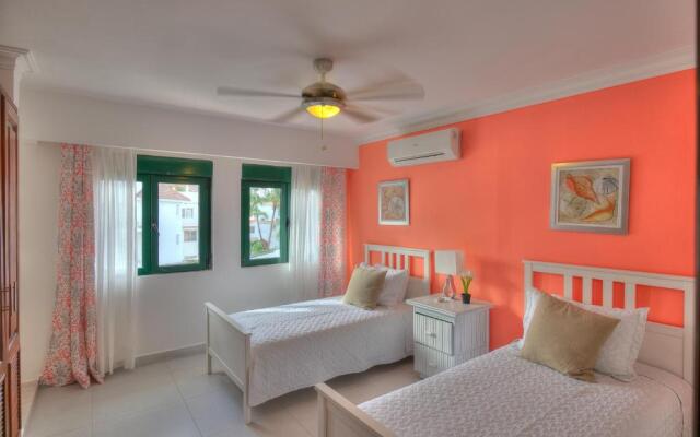 Feel The Ocean Breeze From This Alluring Beachfront Apartment D302