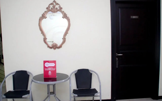 Family Guest House Surabaya by Zen Rooms