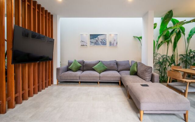 4BR Luxury Modern Contemporary Villa in Canggu