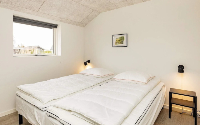 10 Person Holiday Home in Idestrup