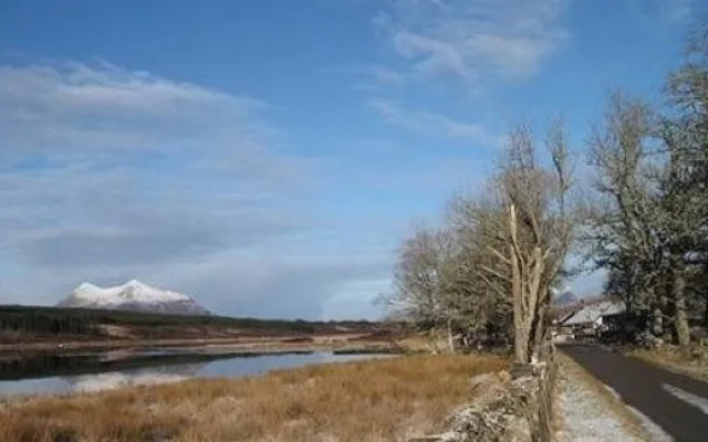 Altnacealgach Motel