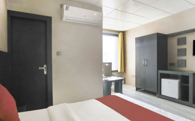 Hotel Cayman by OYO Rooms