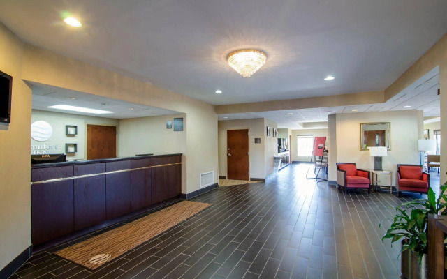 Clarion Pointe Apex – Holly Springs