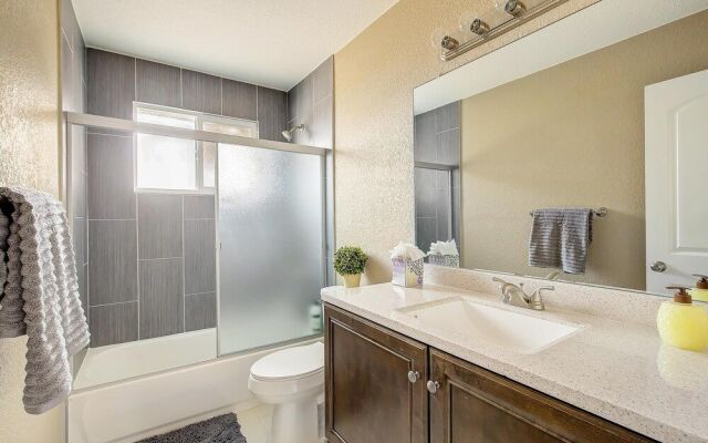 Sunny 5 Bedroom House