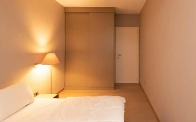 Apartment With Side sea View