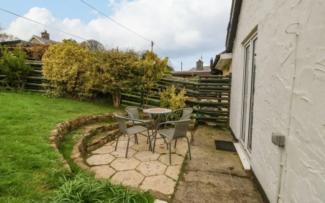 Stepping Stones, Pwllheli