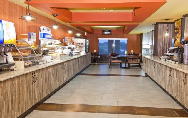 Holiday Inn Express & Suites Olive Branch by IHG