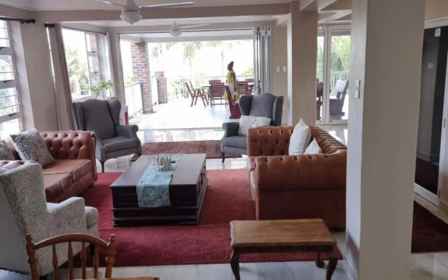 Ballito Clarke Bay Beach House - family holiday letting