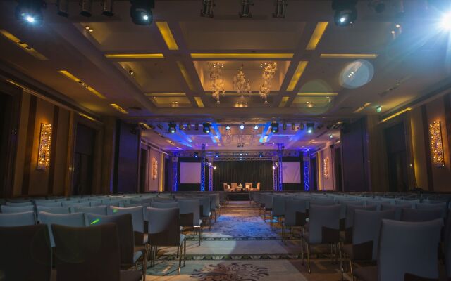 Renaissance Cairo Mirage City Hotel