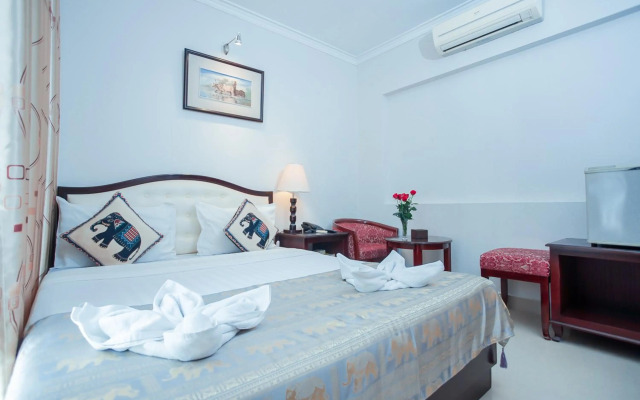 Silver Mounts Hotel
