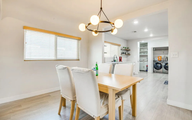 Centrally Located Los Angeles Home w/ Courtyard