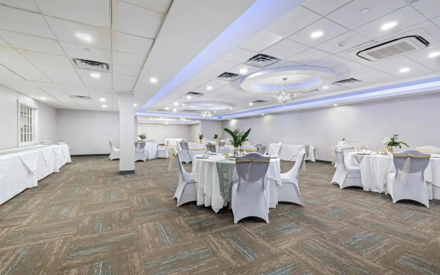 John Carver Inn & Spa