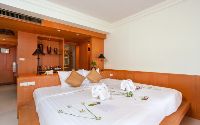 Seaview Patong Hotel