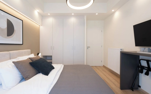Newly Renovated 2Bdr Apt-5min to metro