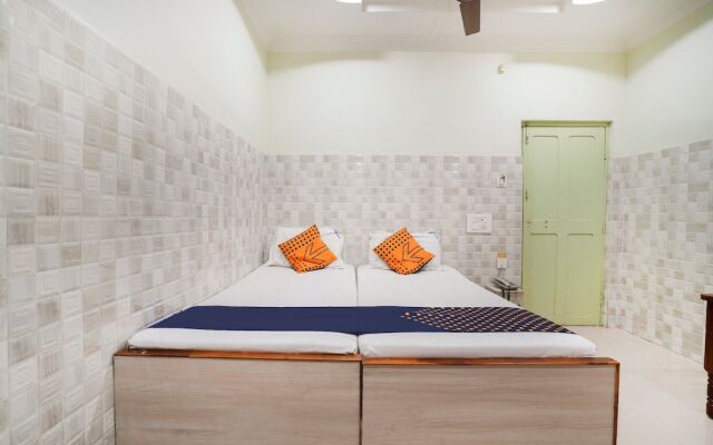 SPOT ON 38697 Hotel Sridhar