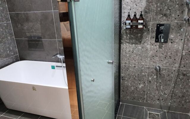 Busan Seomyeon YUNA Hotel Business