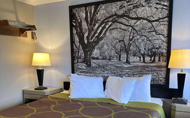 Super 8 by Wyndham Vancouver East