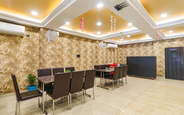 Capital O 70138 Hotel Jayati Oasis Inn