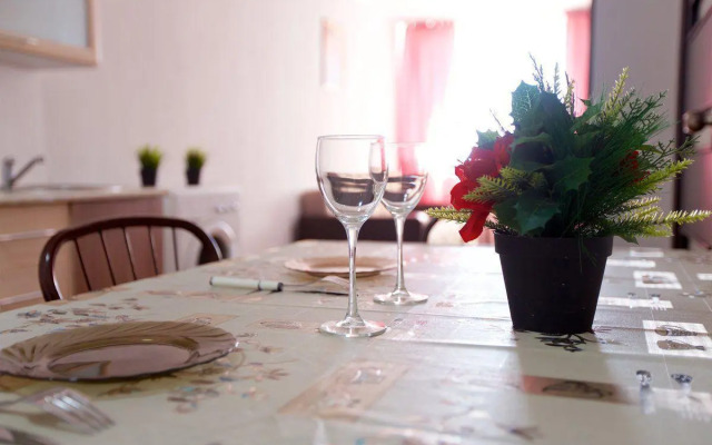 Апартаменты на улице Авиаторов 38