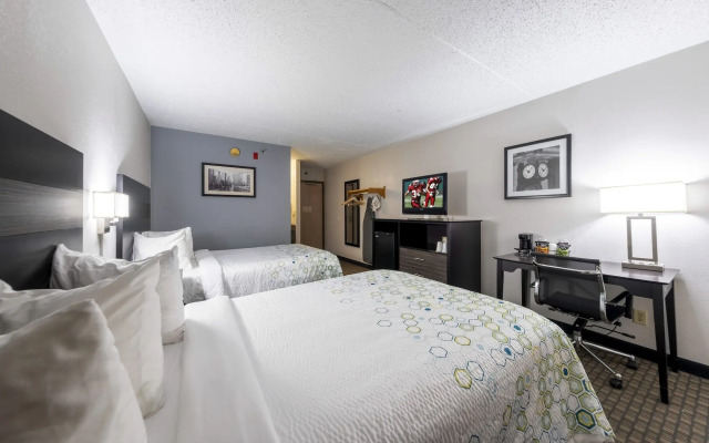 HomeTown Inn by Red Roof East Syracuse