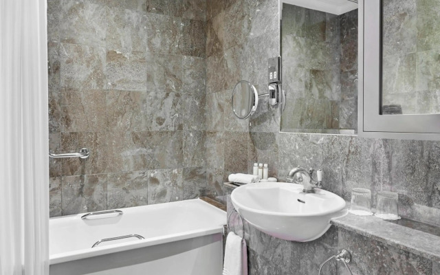 47 Park Street - Grand Residences by Marriott