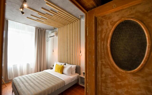 THE INDUSTRIAL. Huge Unirii Square Apartment