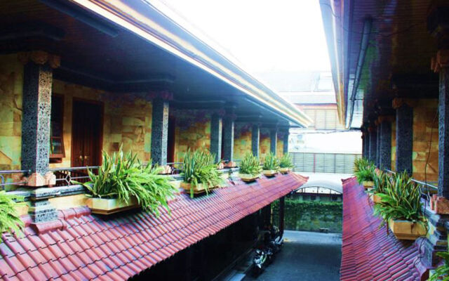 Segara Sadhu Inn Kuta by ecommerceloka