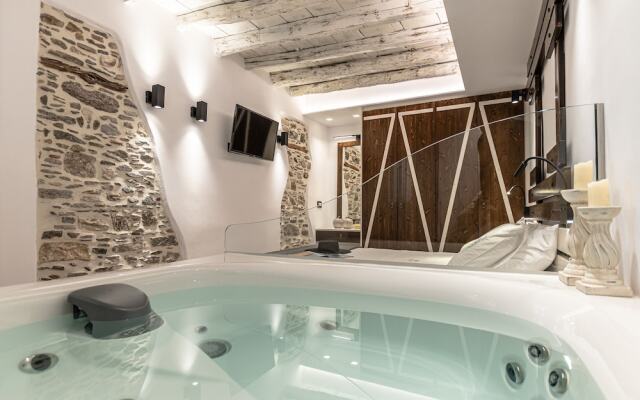 Mariet Naxos Elegant Suites