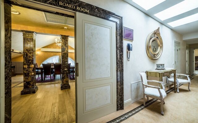 IMPERIAL Hotel & Restaurant