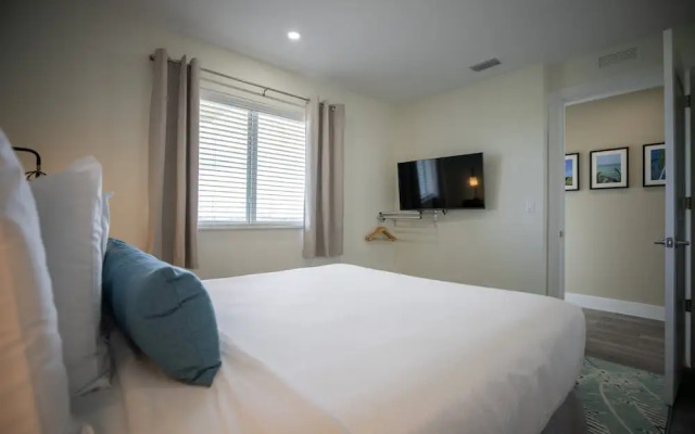 Sugarloaf Key Hotel at KOA Resort