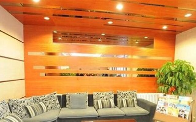 Huazheng Business Hotel