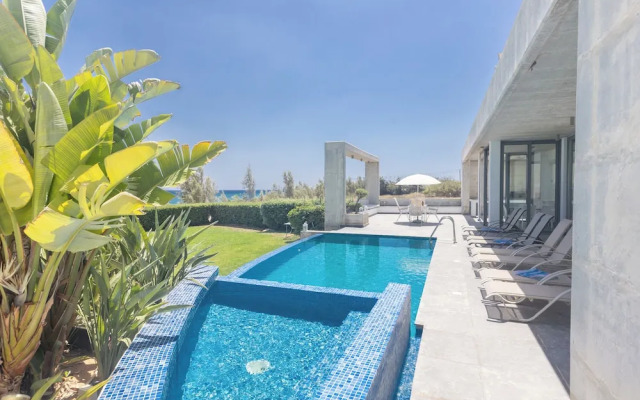 Protaras Holiday Villa El34 - Seafront Villa
