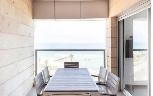 Amazing Sea View 3 BR APT Iconic Tower