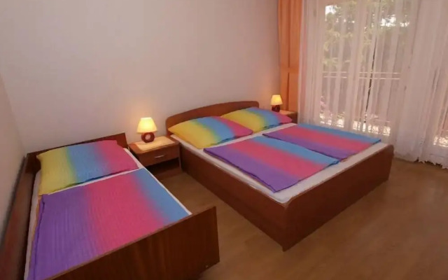 Apartment 712