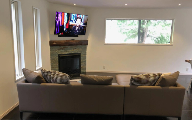 Ski-in, Ski-out House in Hakuba – Guest Rooms – Hakuba
