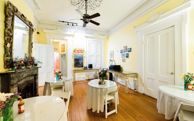 Creole Gardens Guesthouse and Inn