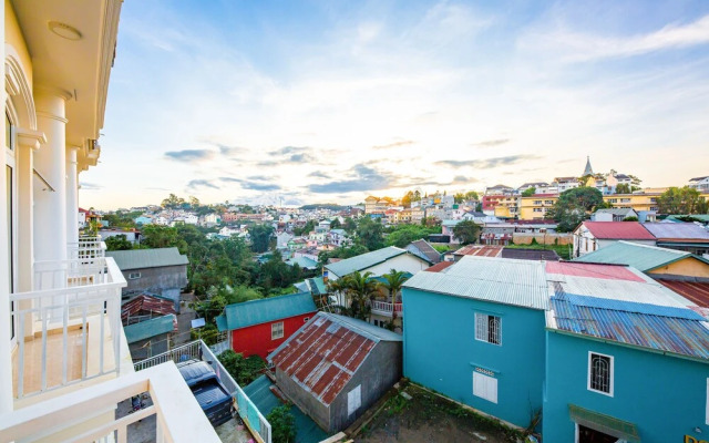 Huong Moc Hotel - Near Dalat Night Market