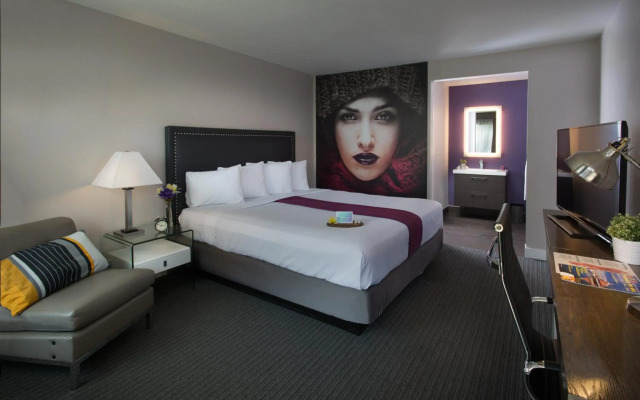 Hotel Iris - San Diego