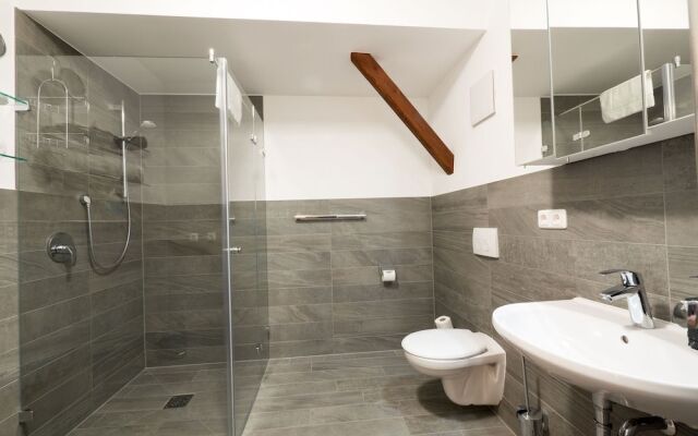 Weinbar Und Hotel Fahraway